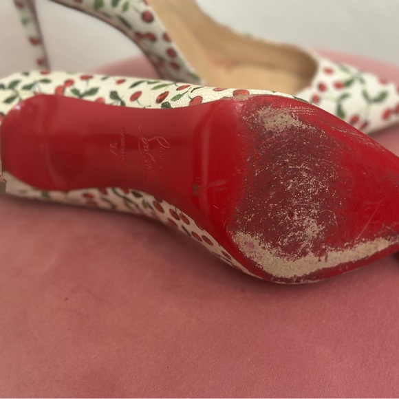Stunning vintage cherry Christian heels - Picture 7 of 7